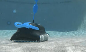 Dolphin Nautilus CC Plus - स्विमिंग पूल क्लीनर